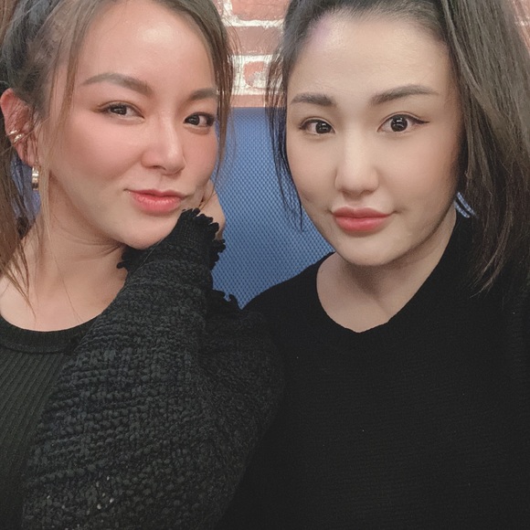 MEET YOUR SELLER! This is me in a nutshell ๐ - Picture 8 of 10